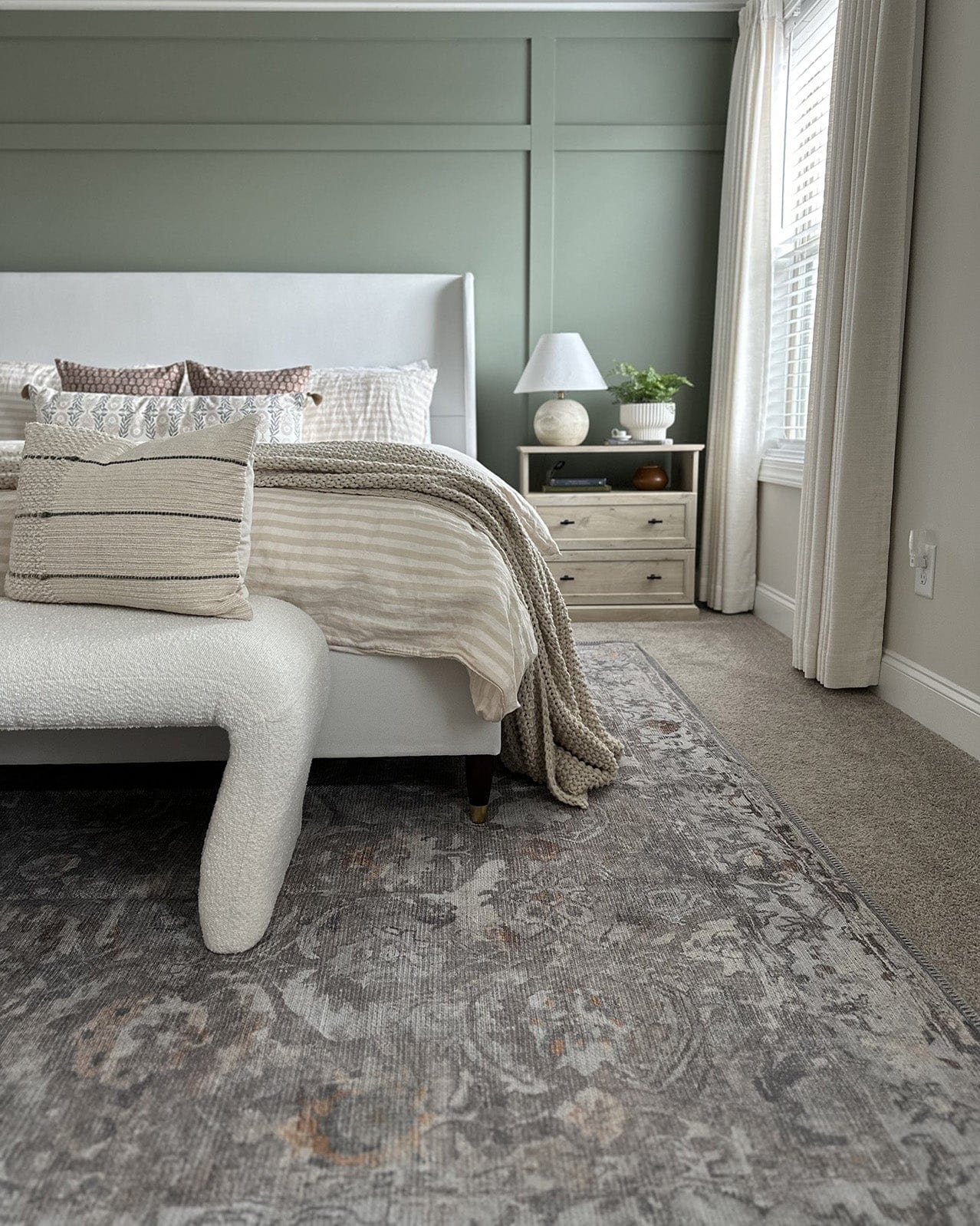 Ava Grey and Gold Traditional Distressed Washable Rug*NO RETURNS UNLESS FAULTY